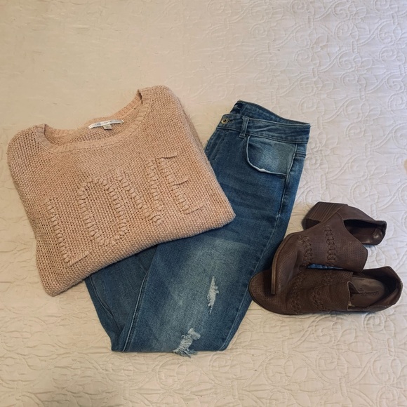 Lauren Conrad LOVE Sweater - Picture 3 of 7